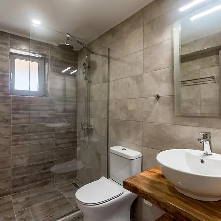 Tierra Olivo Vilă *